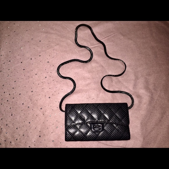 CHANEL Handbags - 🔥🔥CHANEL🔥🔥Lambskin Perforated Matelasse Wallet